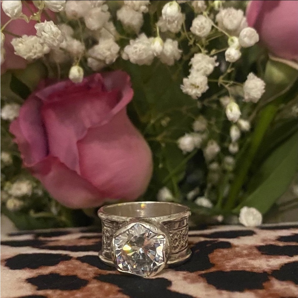 Silpada Sterling Silver ‘Queen For a Day’ ring w/ Cubic Zirconia R2208 -RETIRED- - Picture 2 of 8